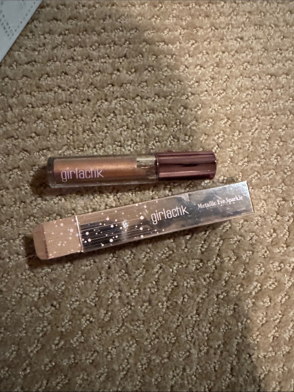 Girlactik Metallic Eye Sparkle Liquid Eyeshadow - Rose Gold. Color glam